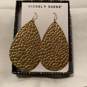 Nickel & Suede Gold Quartz Teardrops